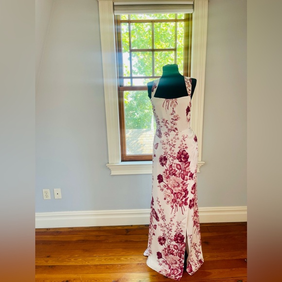 Reformation size 6 satin dress (white with burgundy flowers). - Picture 3 of 12